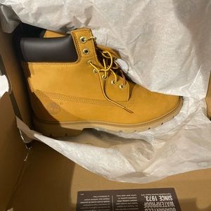 10.5 timberland boots and size 10 Nike af1 both for $20@ or $100 each